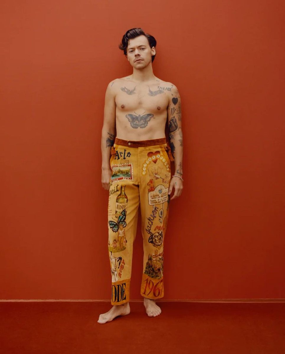 1DTENTHANNIVERS's tweet photo. Zayn Malik 2018.                 Harry Styles 2020.

                                 Vogue
                                     🤝 https://t.co/QnlBODOH4r