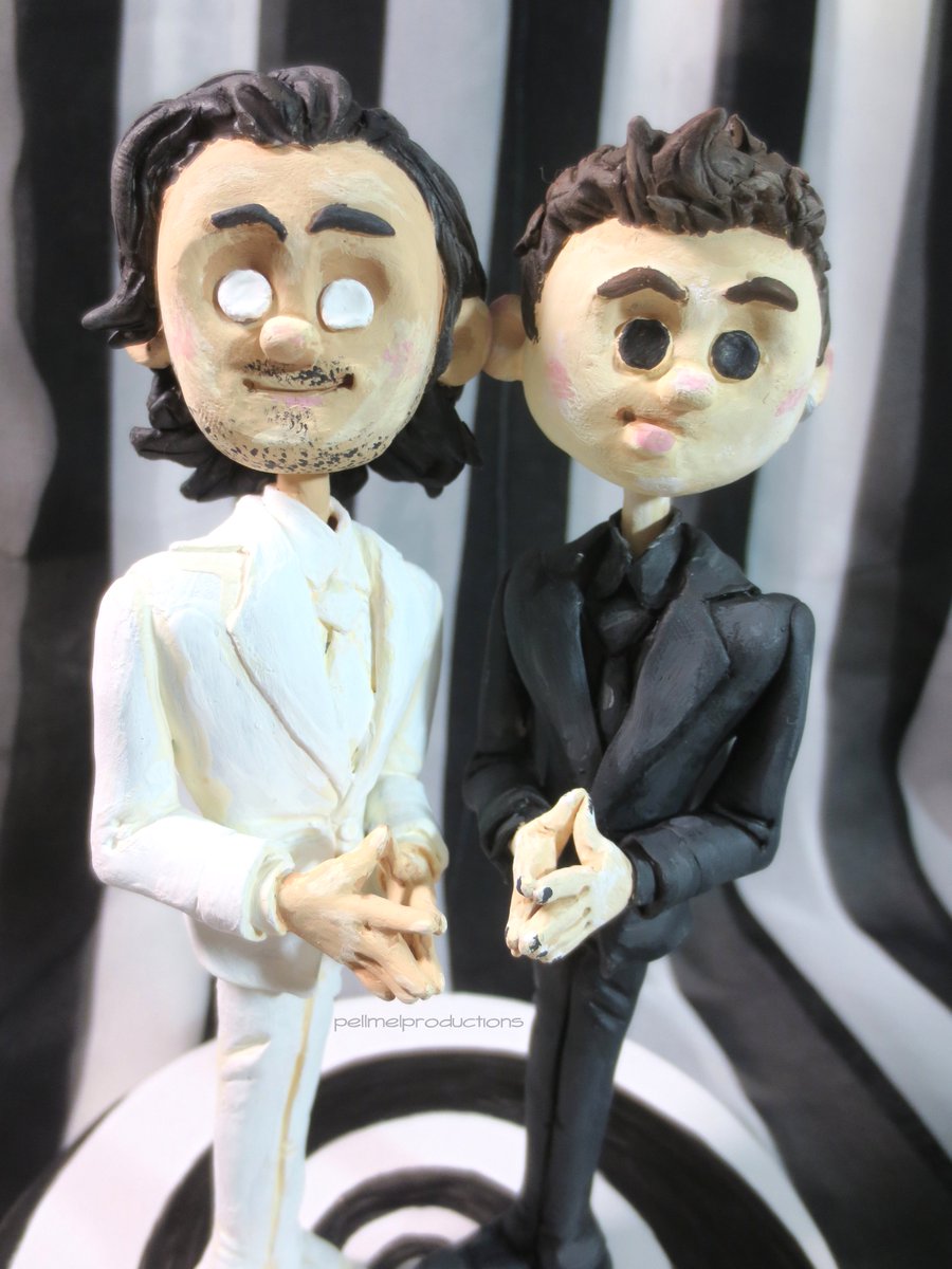 PellMel_'s tweet photo. #unusannus in polymer clay- the base is just a plastic lid with paperstock on top.

this has taken....just hours upon hours upon hours. Especially nonstop the last two days. SO LONG. holy crap. but i’m very proud of it.

momento oofing mori.

#UnusAnnusisoverparty https://t.co/4D2p23KsiQ