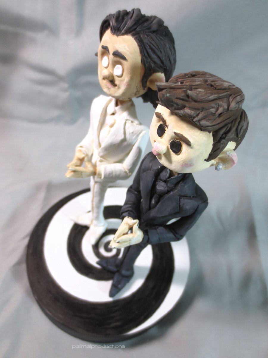 PellMel_'s tweet photo. #unusannus in polymer clay- the base is just a plastic lid with paperstock on top.

this has taken....just hours upon hours upon hours. Especially nonstop the last two days. SO LONG. holy crap. but i’m very proud of it.

momento oofing mori.

#UnusAnnusisoverparty https://t.co/4D2p23KsiQ