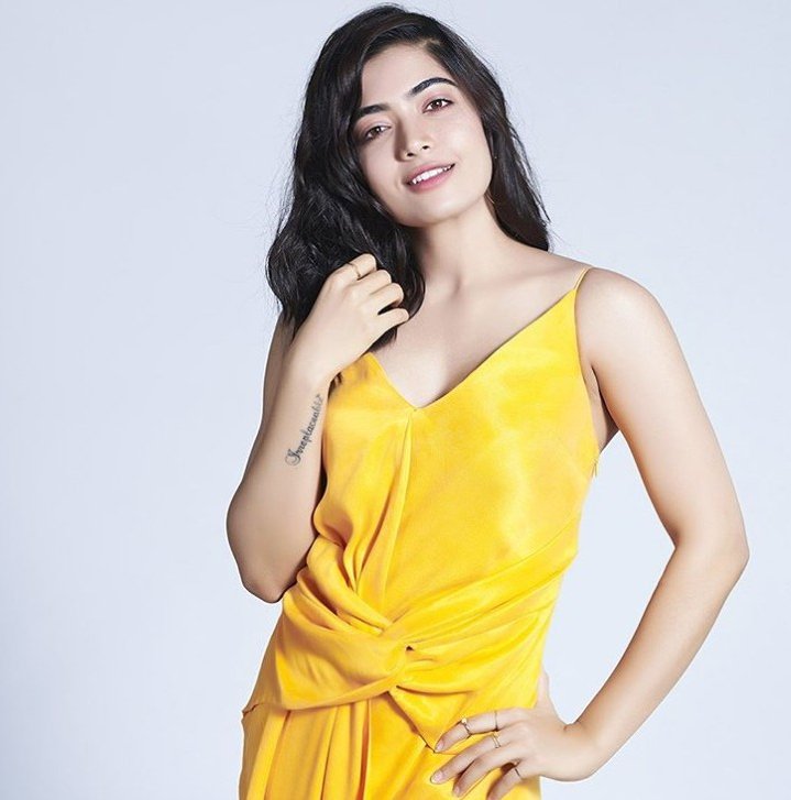 ನನ್ನ ದೇವತೆ ರಶ್ಮಿಕಾ  @iamRashmikaನೀವು ಸೌಂದರ್ಯದ ದೇವತೆ, ನನ್ನ ದೇವತೆ ಮಹಾಲಕ್ಷ್ಮಿ ನನ್ನನ್ನು ನೋಡಿ ದಯವಿಟ್ಟು ನನ್ನ ಮನೆಗೆ ನನ್ನ ದೇವತೆ ಬನ್ನಿನೀವು ಚಿನ್ನದ ಸೌಂದರ್ಯ,ನಿಮ್ಮ ಸಿಹಿ ನೋಟವು ನನ್ನ ದಿನವನ್ನು ಸಂತೋಷಪಡಿಸುತ್ತದೆನೀವು ನನ್ನ ಸ್ಫೂರ್ತಿಸಾಕಷ್ಟು ಪ್ರೀತಿ    ನಿಮ್ಮ ಪ್ರಾಮಾಣಿಕ ಅಭಿಮಾನಿ  #RashmikaMandanna