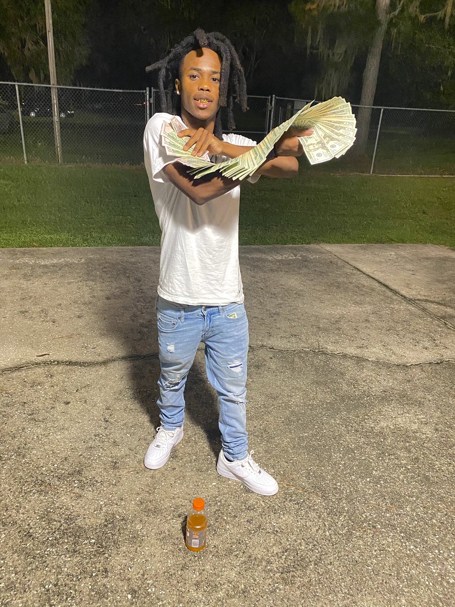 yahchina352's tweet photo. You can tell jit from flawda 👳🏽‍♀️💕 https://t.co/mVgpwMXR1g