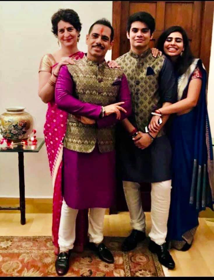 WithRV's tweet photo. A Happy Diwali to you all. 🪔 
My entire family, your entire family. 
The poor, elderly and children on the streets... I wish you all a healthy, prosperous year, full of happiness.
In this Festival of Lights, I believe, “we will see the light by the end of the tunnel” !! 😊🤗❤️ https://t.co/1imZLIqNE3
