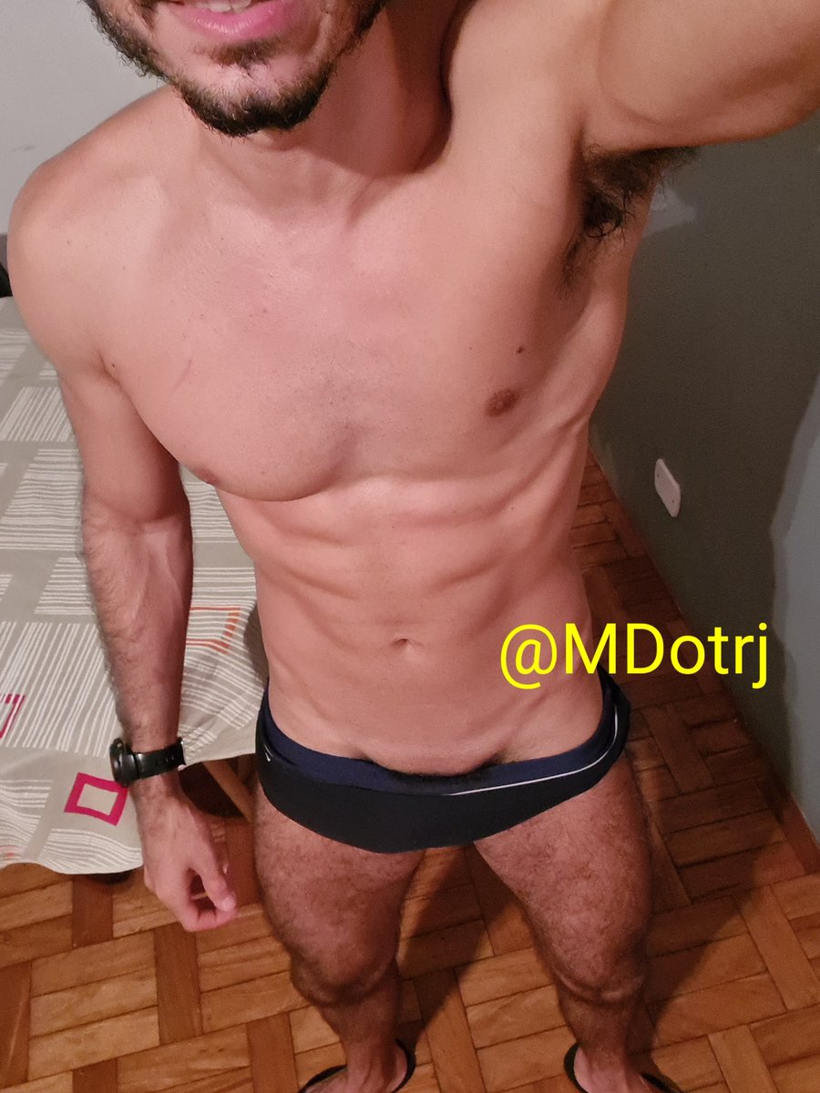 MDotrj's tweet photo. Brotheragem de sunga?! #mlkbi #dotado #sunga #Brotherhood https://t.co/EXX3SippMd