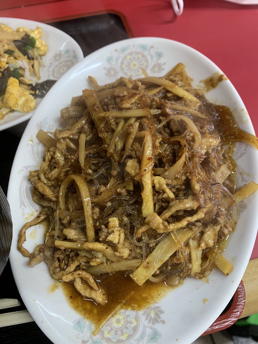 今日はいい天気☀️
って事で30分歩いてお散歩❗️
そして着いた先はいつもの町中華🤣🤣
今日は玉子とキクラゲの炒め物に麻婆春雨‼️
いつも美味しいご飯にありつけて感謝‼️🙇‍♂️
午後からも頑張ろー✨
#ランチ
#町中華