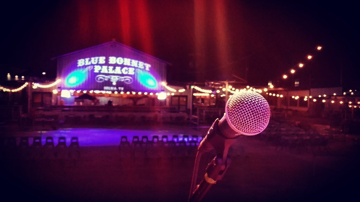 Bbpselmatx's tweet photo. Hip Hop Hooray is now on stage! C’mon out to jam out with this energetic band and enjoy an ice cold beverage while you’re at it🍻 $2 bud light and well drinks until 11pm • DJ playing country and top 40 dance all night🎧  #HipHopHooray https://t.co/aBKB2rOOwl