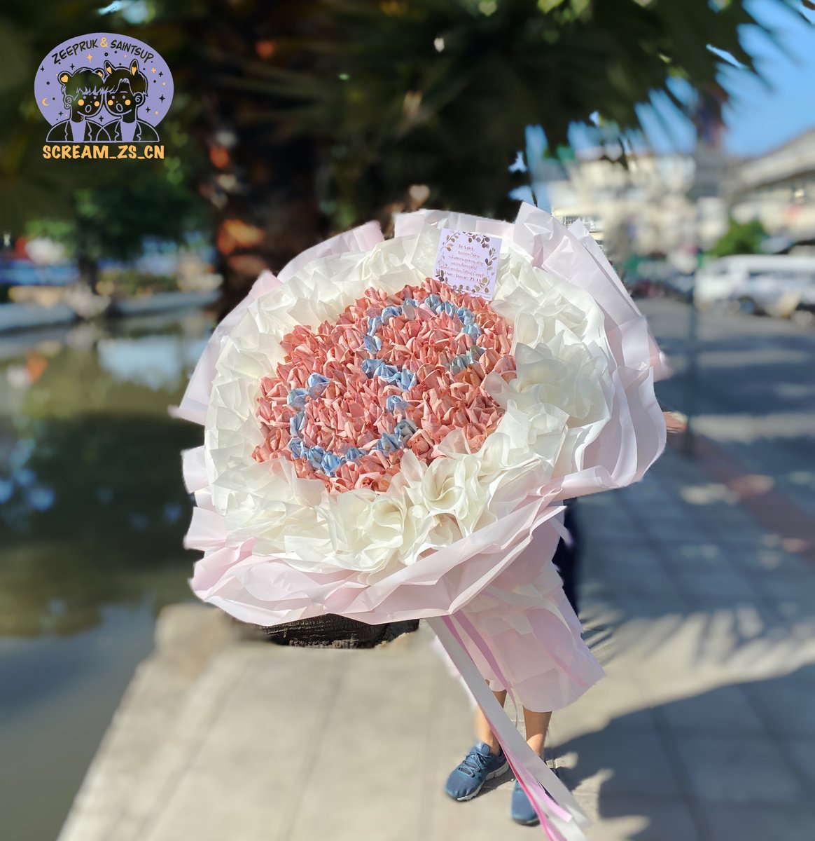 Scream_ZS_CN's tweet photo. --If life is a race, then you'll be the winner🏆--
Support Project for #SOLOSAINT2020 Part 1.
This money bouquet is specially for bunny Saint's fm🐰
CN fans are all ready for your great show❤️🌵 
Many thanks for your warm help🙏 @VoteSaint_sup https://t.co/kTixvLAI2W