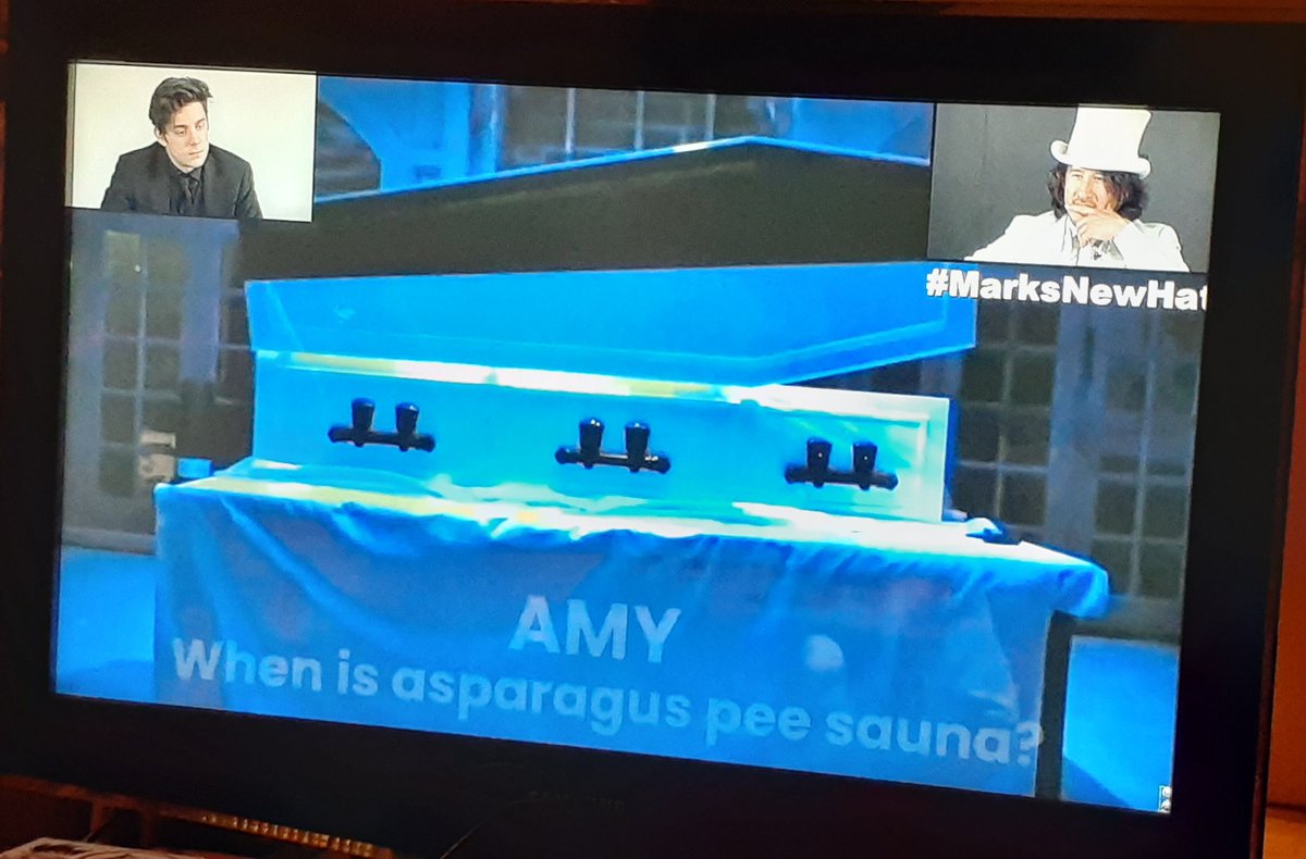 katie_kandy's tweet photo. I can't believe that's the caption I caught!! 🤣🤣
#MarksNewHat #UnusAnnusisoverparty #UnusAnnus https://t.co/N2137aFbJM