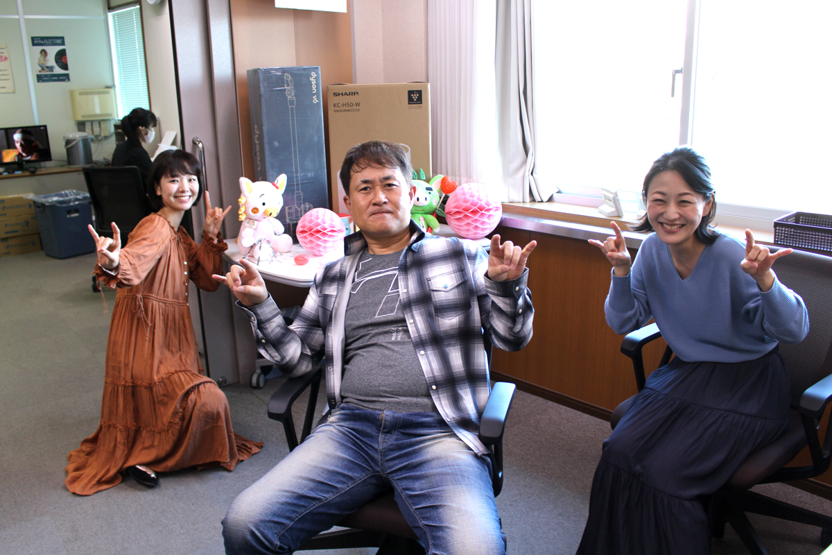 ＼展望スタジオはスタンバイOK！！／

『#MBCラジオビンゴ　LOVEっと感謝と恩返し!!』
このあと13:30から3時間の生放送！
メッセージ・Twitterお待ちしております😉💕

💌番組では「あなたのI LOVE ○○教えて！」と題して皆さんからの愛に溢れたメールも大募集中です。

#MBCラジオスペシャルウィーク
