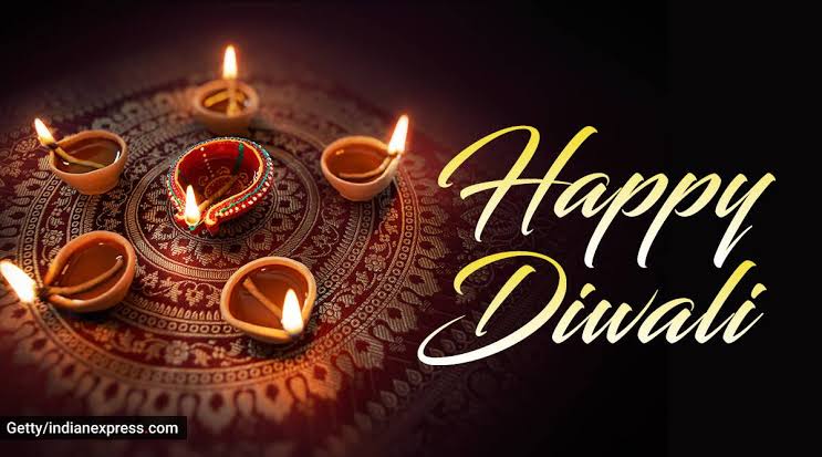 WanPersona's tweet photo. दीप ज्योति परब्रह्म,
दीप ज्योति जनार्दनः। 
दीपो हरतु मे पापं,
दीप ज्योतिर्नमोस्तुते।।
आप सभी को दीपावली के इस शुभ एवं पावन पर्व पर हार्दिक एवं मनोज्ञ शुभकामनाएं। माँ लक्ष्मी व श्री गणेश आप सभी पर अपनी सदस्यता बनाए रखें तथा सुख, समृद्धि और शान्ति से निरा रखें।🙏🏻🌺💐🪔🕯️
#Diwali https://t.co/yh5wxBwQ3q