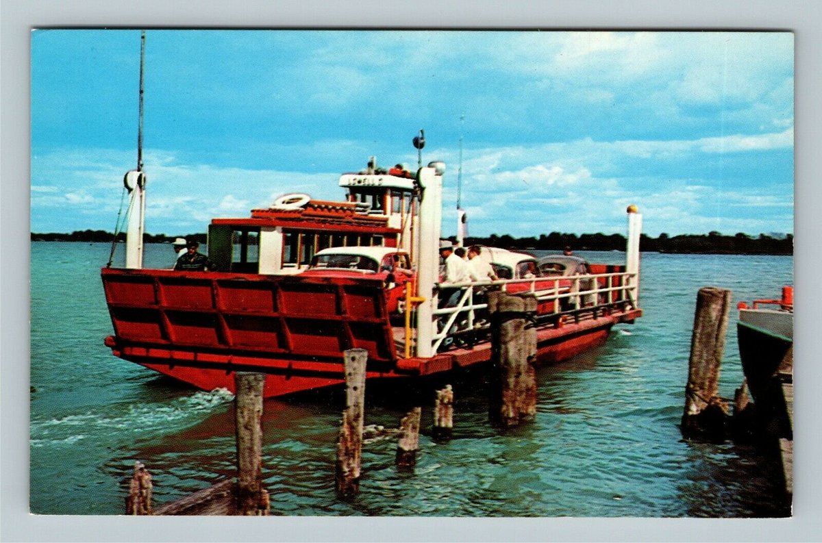 MichiganHist's tweet photo. Ferry between Algonac and Walpole Island Ontario - ca. 1962 (ebay)
#Algonac https://t.co/d9fO0lXAdO