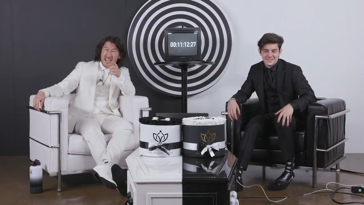 _GeorgieBennett's tweet photo. Can't believe I was bamboozled with the #PUSHRESET but it was fun. Being apart of #UnusAnnus has been an honor!
Momento Mori!
#UnusAnnusisoverparty #unusannuslivestream https://t.co/ROYshcVhaV