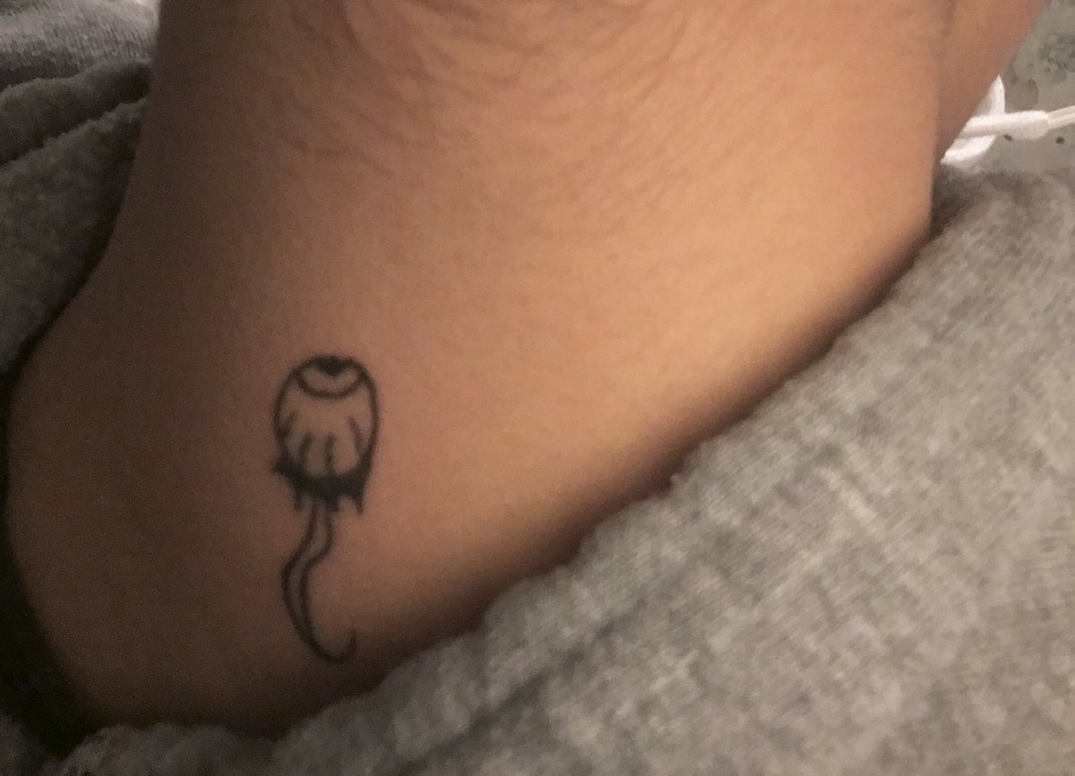 vloudss's tweet image. Odd angle but happy Friday the 13th🔪