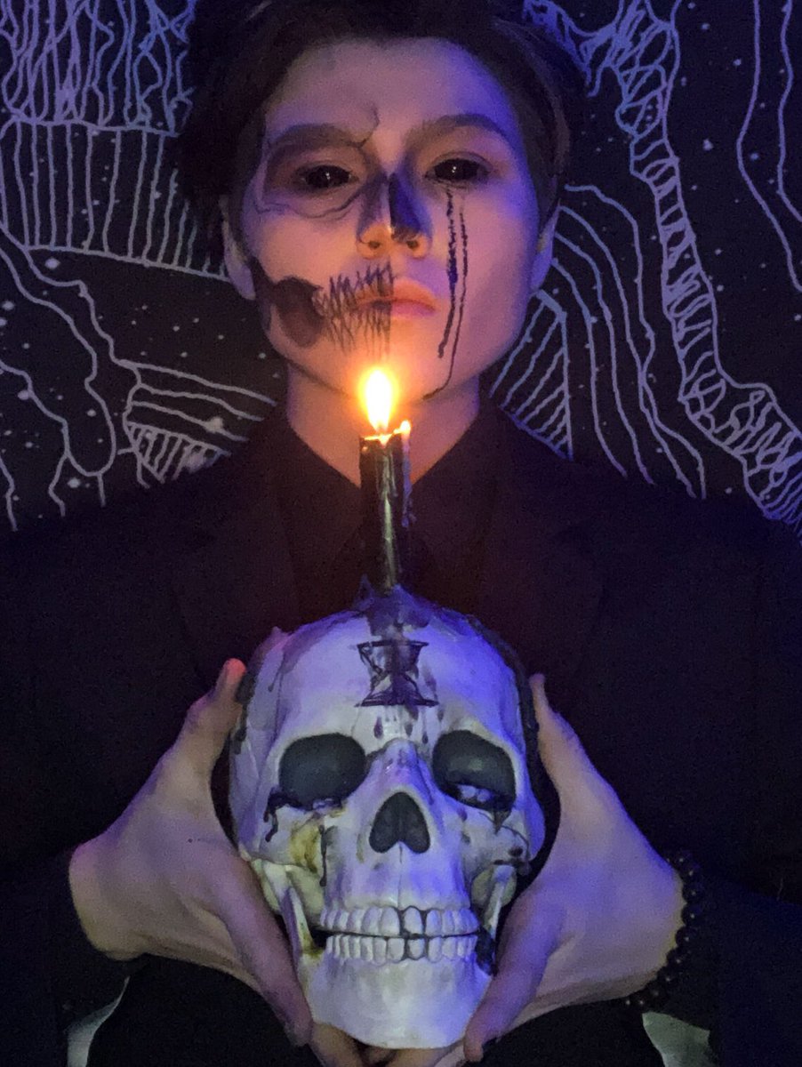 Ectobabbles's tweet photo. 💀⌛️Unnus Annus//Momento Mori⏳💀 #unnusannusisoverparty 
.
Thank you boys https://t.co/dxqHJ4gtnB