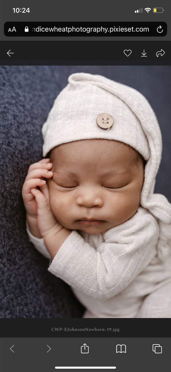 _Miss_Royalty's tweet photo. God really showed out when he blessed me with my family. #JohnsonPartyof3 💙 family photo shoot sneak peek! https://t.co/2hidScS1rK