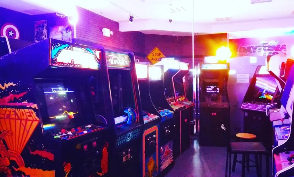 Livin4theLamb's tweet photo. Heaven. I'm in actual heaven. 😍😍😍
#arcade #arcadegames #retro #retrogaming #gaming #gamingconsole #arcadecabinet #arcademachine #80stechnology #retroaesthetic #retrotech #tron https://t.co/YAyrI7zye6 https://t.co/BqoXXn9RkM