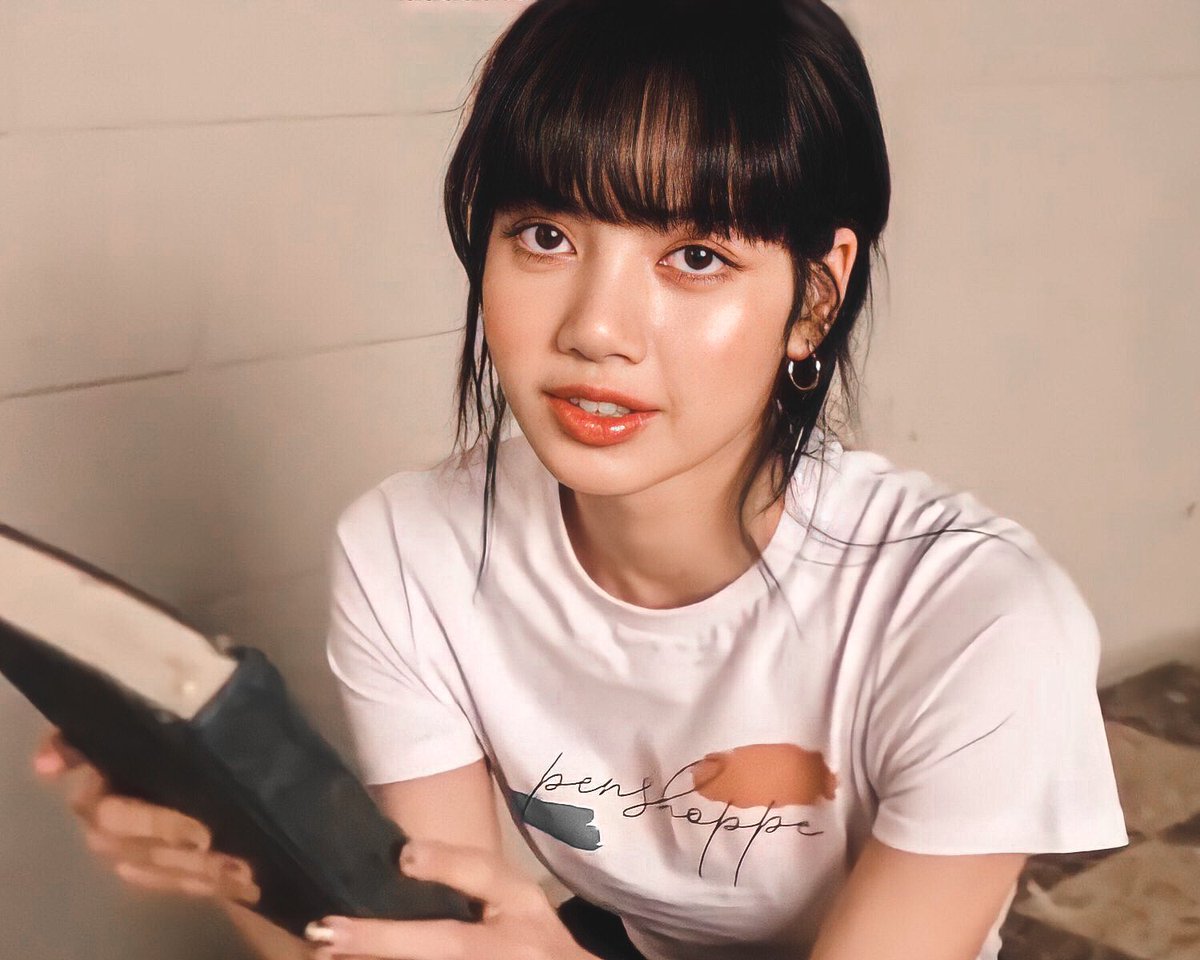 lisa pics fan account tweet media