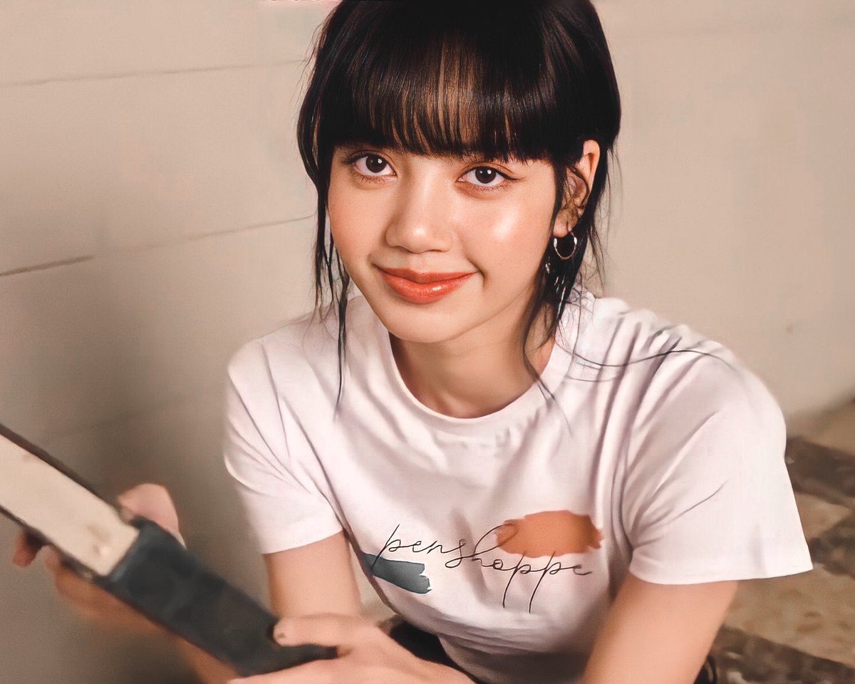 lisa pics fan account tweet media