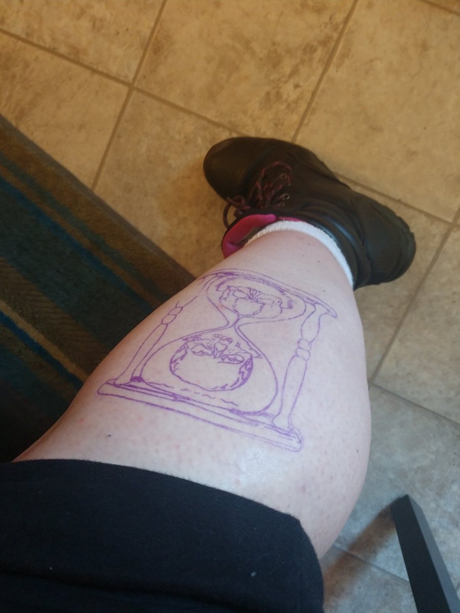 Rissa1013's tweet photo. #TattusAnnus #UnusAnnus #UnusAnnusisoverparty #unusannustattoo https://t.co/AXyg8Rm3Vz