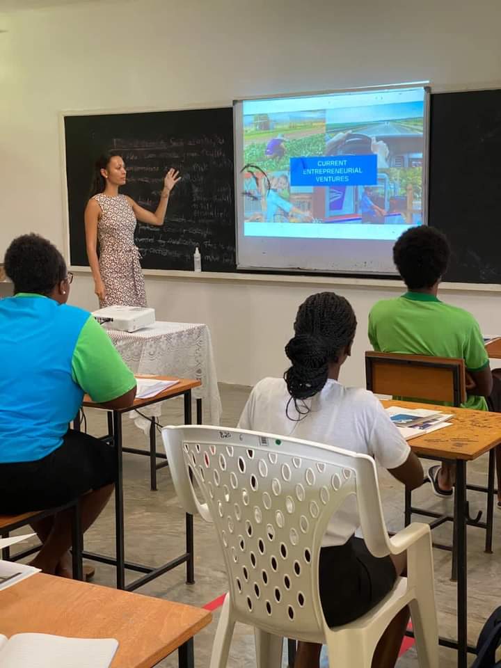 EIDSeychelles's tweet photo. ITS ANOTHER #GEW2020 ACTIVITY

Principal Policy Analyst for Entrepreneurship , Stephanie Larue, delivers talks alongside the Seychelles Investment Board and the Enterprise Seychelles Agency at the Seychelleas Institute of Agriculture and Horticulture (SIAH) #GEWSeychelles https://t.co/xpJTdxmORH