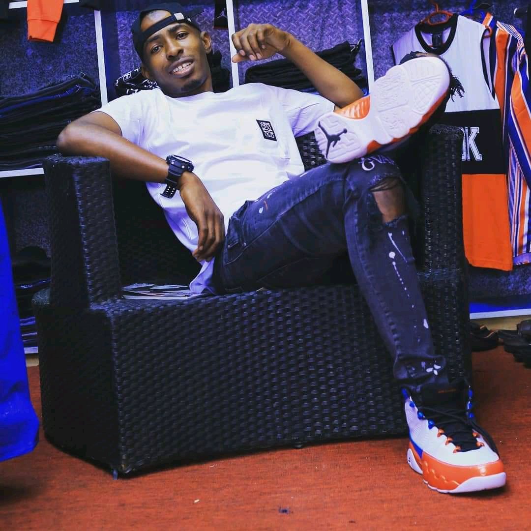 shakzboutiqmbra's tweet photo. Rate my look out of 10
#Certifiedcelebritystylist
#Celebritystore https://t.co/nufPf48xrn