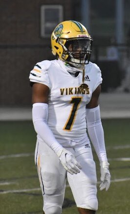 Bisonblue4's tweet photo. All the work he put in over the summer paid off. Too much RESPECT can make for lonely nights on the Island. No one tried him him 5 out of 7 games this season and he only 6 passes thrown his way all season!
#IslandMaster
#Lockdowncorner https://t.co/wCgTSxO4ra