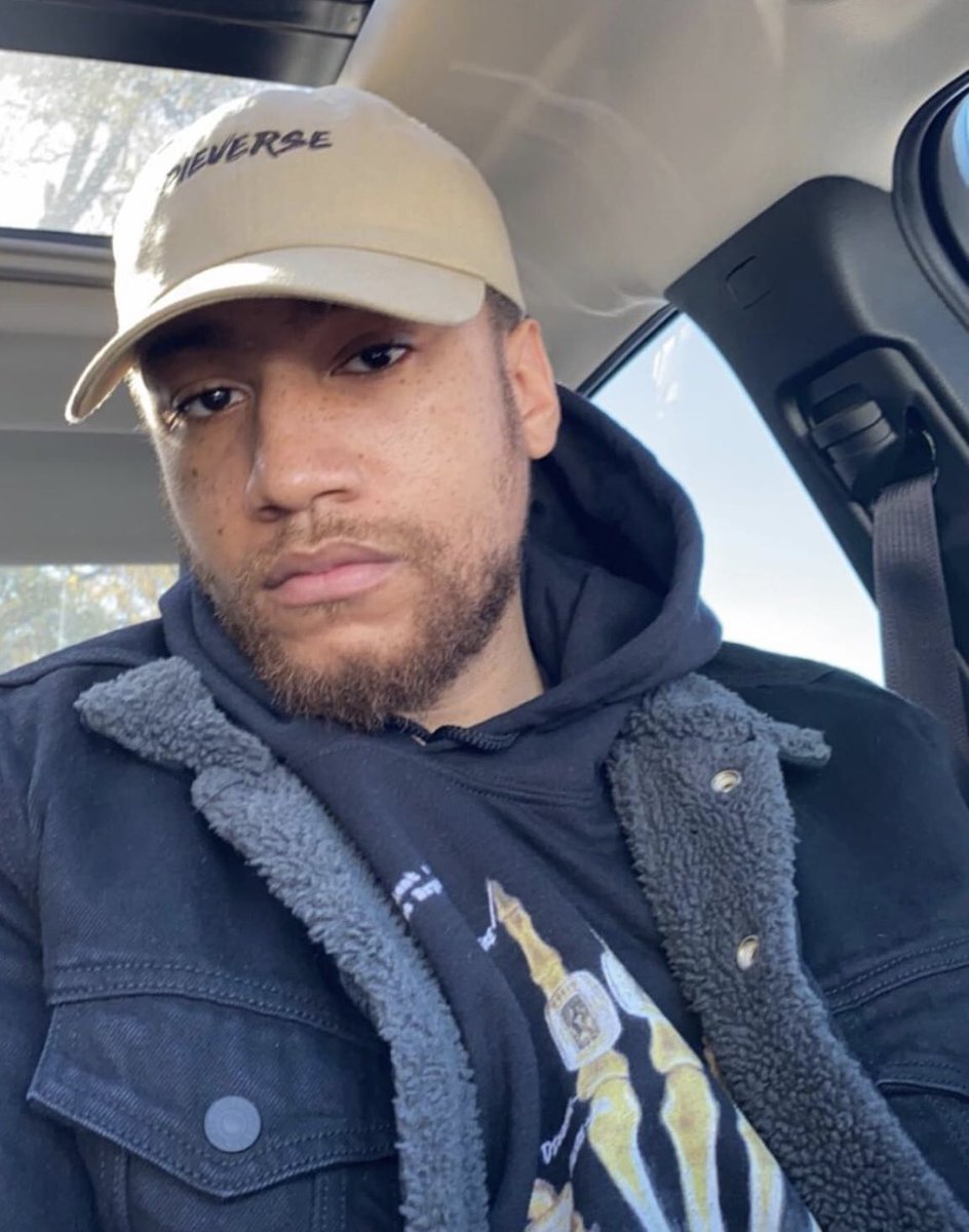 CapInYoApp's tweet photo. Seeing folks in my designs make me wanna talk my shit. Grab yours at https://t.co/JPvHBteEZN https://t.co/nCMzhSPzfg