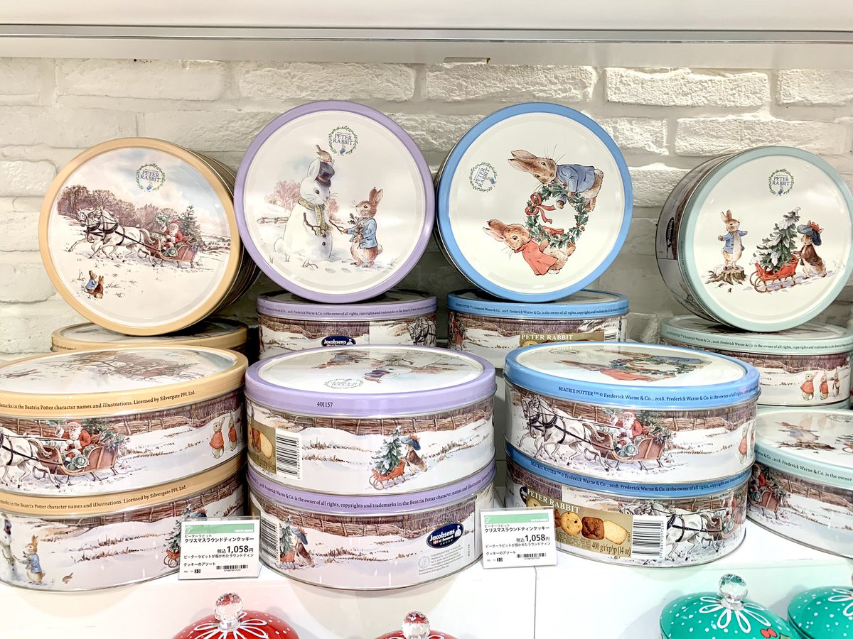 東急ハンズ梅田店 クリスマスを楽しんでいるピーターラビットたちが描かれたアソートクッキー缶 どの絵柄も可愛くて迷ってしまいます ギフトにもおすすめです 各税込1 058円 10f 東急ハンズ梅田店 クリスマスを楽しんでいるピーターラビットたちが描かれたアソートクッキー缶 どの絵柄も可愛くて迷ってしまいます ギフトにもおすすめです 各税込1 058円 10f