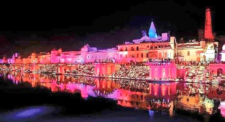 KamalPatelBJP's tweet photo. जय श्री राम!

492 वर्ष बाद श्रीराम जन्मभूमि अयोध्या असंख्य दीपमालाओं से जगमगाकर राममय है।

प्रभु श्री राम अपनी कृपा सभी देशवासियों पर बनाए रखें, जय श्री राम!
#AyodhyaDeepotsav
#अयोध्या_दीपोत्सव https://t.co/BKcXGrkCiX