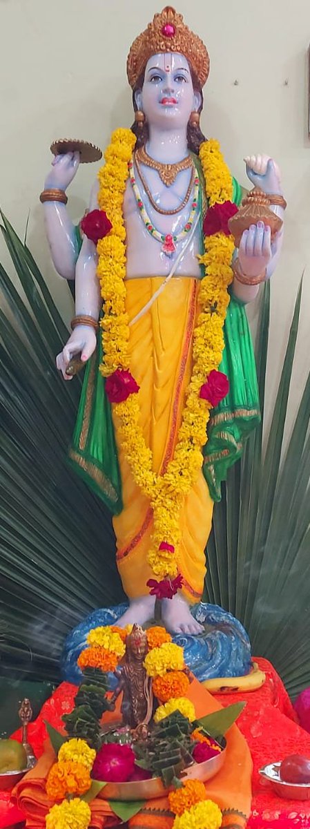 Dhanvantari Poojan was observed in JS Ayurvedic College, Nadiad. On the occasion of Dhanvantari Jayanti and 5th Ayurveda day. May Loard Dhanvantari Bless you with lots of prosperity &amp; health in your life. 
#AyurvedaDay2020 #DhanvantariJayanti