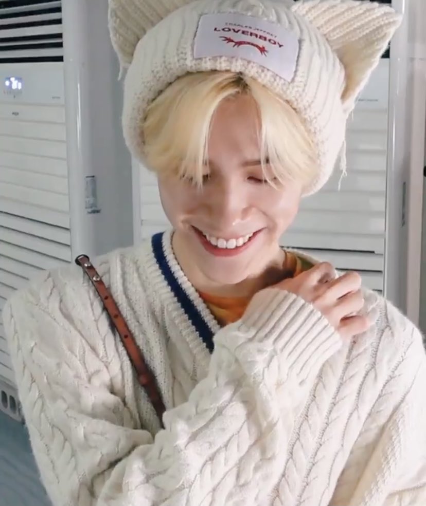 callin_ten's tweet photo. 커아이네코짱...아양이란걸 한번....아니다 https://t.co/RMLVqveBIu