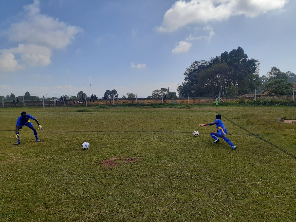 ChewoyetFC's tweet photo. The boys are out warming up. It's a chilly and cloudy morning. Let's do this boys #AchaChete https://t.co/CruZ0W3hLc
