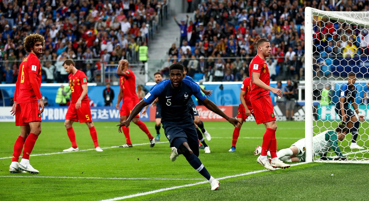 ActuFoot_'s tweet photo. Aux dépens de sa santé physique, il s'est sacrifié pour l'équipe de France et pour ramener un deuxième titre mondial à tout un pays. 🇫🇷

Joyeux anniversaire au grand Samuel Umtiti, 27 ans aujourd'hui. 🎂 https://t.co/VNCnwGgs5o