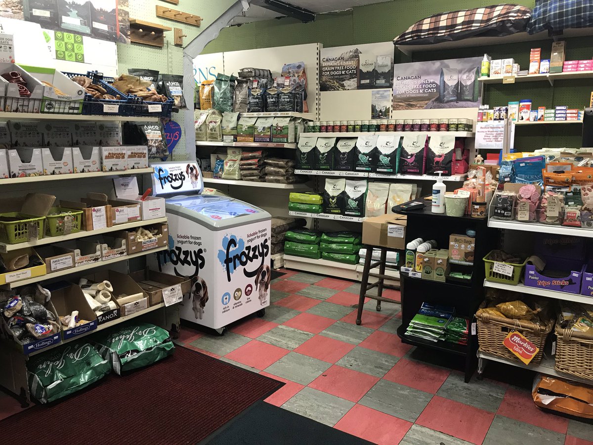 We’re here until 4pm today, full of yummy things, pets welcome 🐶💖#sheffieldissuper #dogsoftwitter #dogs #pets #shoplocal #SaturdayThoughts #woof #AdoptDontShop #ChristmasIsComing #SaturdayVibes