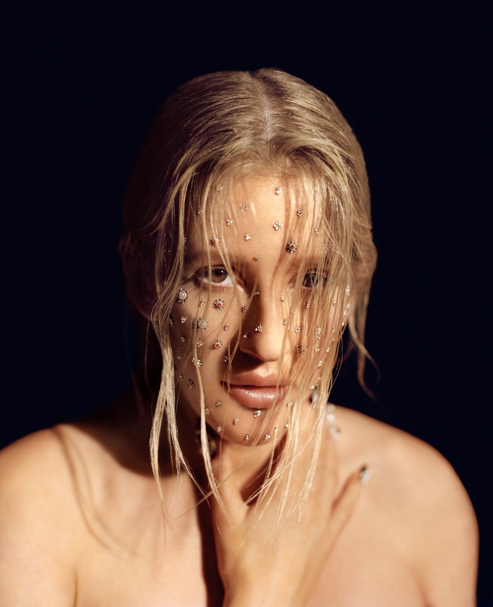 Throwback Ellie Goulding tweet media