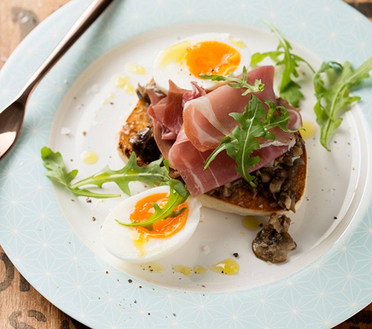 chefpaulrankin's tweet photo. Soda farls make wonderful bruschettas. Their flavour and chewiness make them ideal for this lovely light lunch or supper. To make it extra special add 2 teaspoons of truffle oil to the olive oil before using.

Recipe: https://t.co/SYwqd2zv6I https://t.co/60fNscnjs1