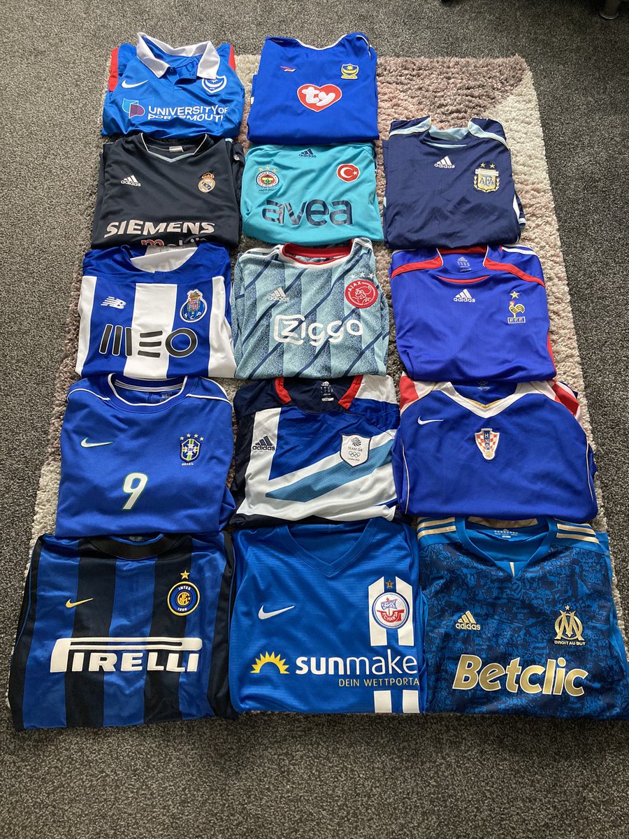 THREAD Today is  #WorldDiabetesDay, so I’m putting my own spin on their  #nailingdiabetes challenge. Rather than painting my nails blue (I’m less than experienced in this area ), I’ve brought out all of the blue football shirts in my collection!  #alltogether