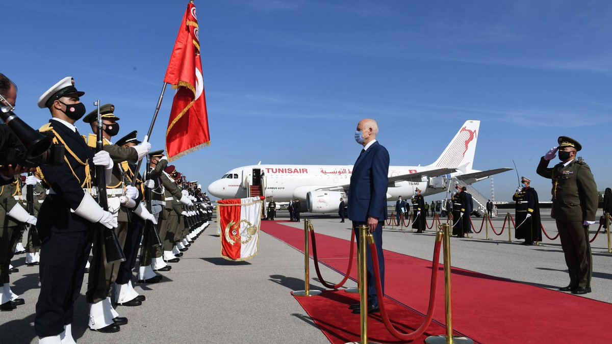 رئيس الجمهورية #قيس_سعيد يغادر في اتجاه قطر ليؤدي زيارة دولة، بدعوة من سموّ أمير دولة قطر الشّيخ تميم بن حمد آل ثاني. #TnPR