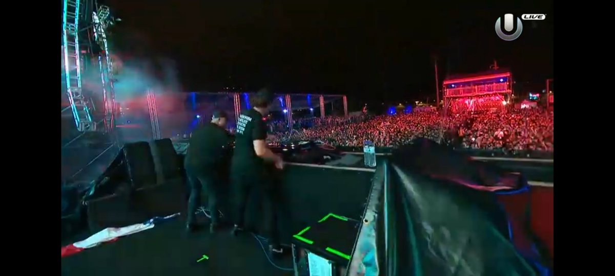 raversCLUB1's tweet photo. @SlanderOfficial 🙌✊✊🔥🔥🇵🇪🇵🇪🔥🔥✊✊🙌 #UltraLive https://t.co/gjDIHRRsYY