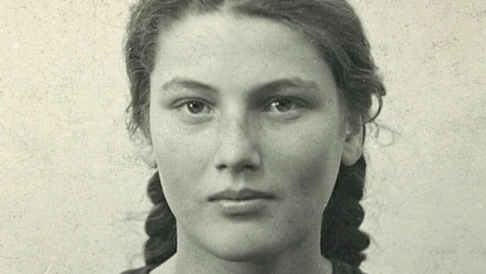 Résistante à 19 ans, déportée, survécut, sauvée par la poésie et la force de son idéal...

“Miarka”, un portrait sensible de la résistante Denise Jacob

telerama.fr/livre/miarka-u…
