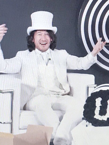 Myth_Cosplay's tweet image. I’ve been on this stream since the beginning. I never intended on staying on for all 12 hours, but I am happy I did. I watched the clock tick to single digits, I’ve seen the gifts, the time go, and it’s been such a fast amazing day. Thank you so much for today.  #momentomori