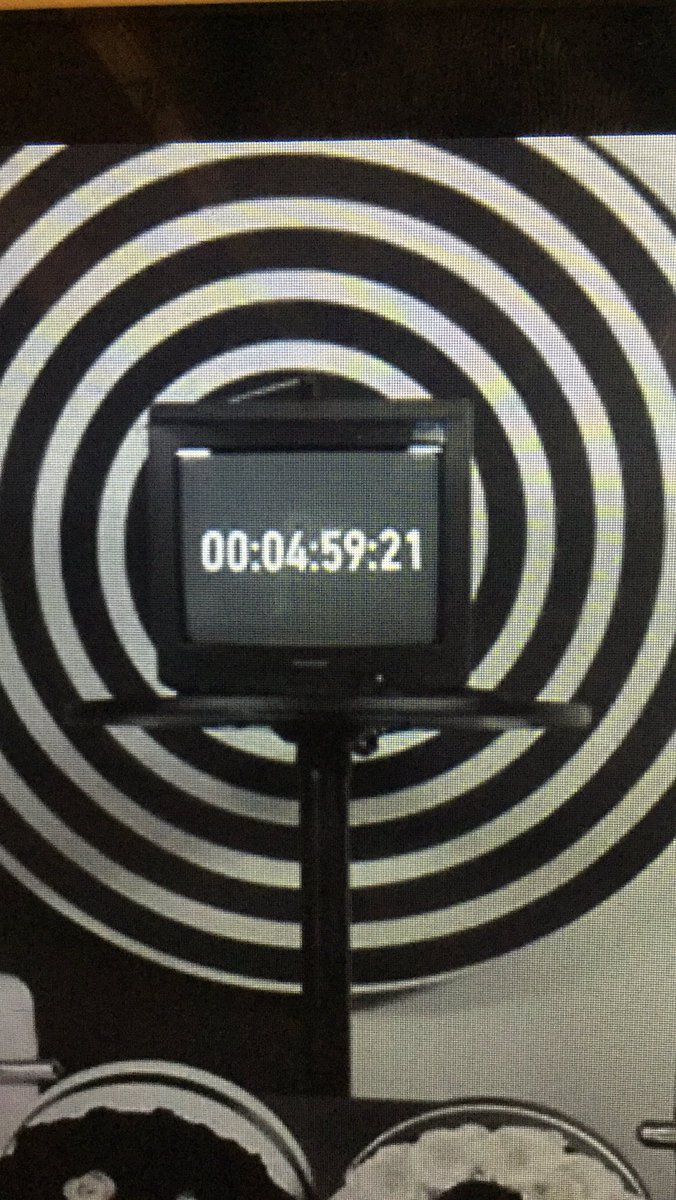 Myth_Cosplay's tweet image. I’ve been on this stream since the beginning. I never intended on staying on for all 12 hours, but I am happy I did. I watched the clock tick to single digits, I’ve seen the gifts, the time go, and it’s been such a fast amazing day. Thank you so much for today.  #momentomori