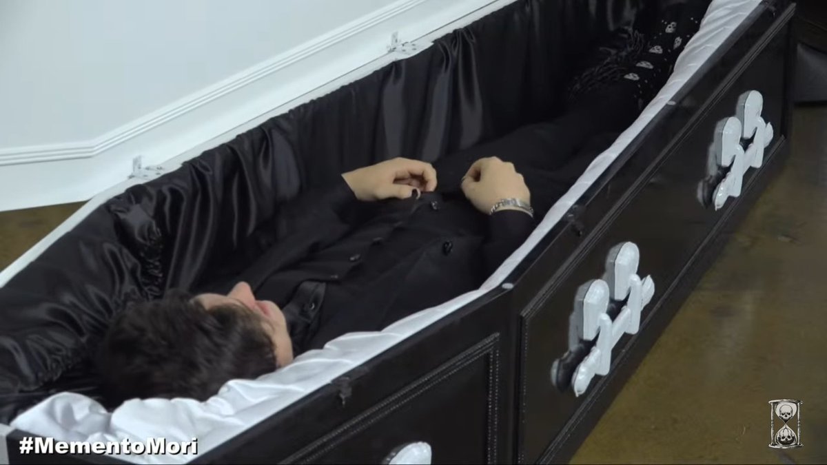 MidnaKoopa's tweet photo. RIP in rest #MementoMori https://t.co/gTSGBJ8cXD