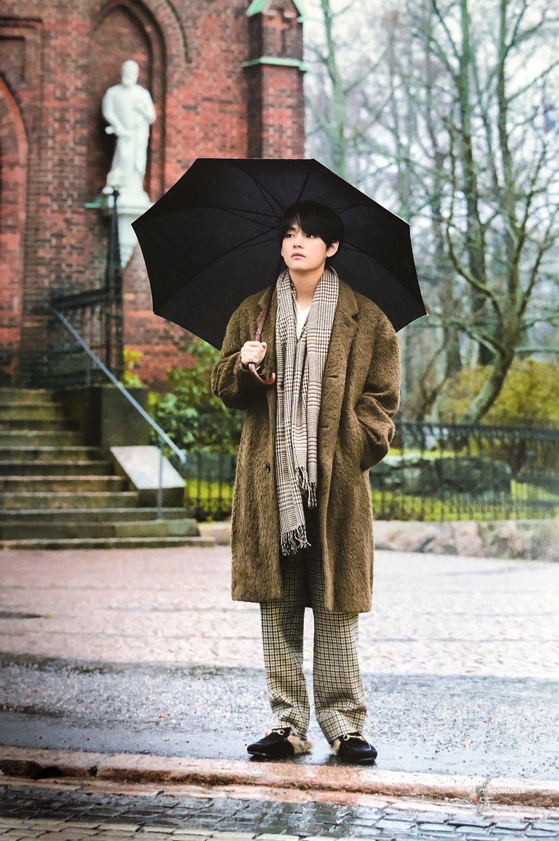 dynamite__sobea's tweet photo. デートの待ち合わせ時間は絶対に遅刻せずに、彼女よりも先に集合場所待ってるテヒョン                        みたいで沸いた https://t.co/ZPq7sZ8EM6