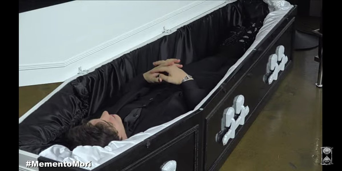 Pure_Irish_Luck's tweet photo. #MementoMori #WeWereHere 
They were literally the things in the coffin lol https://t.co/HmOcqueWmH