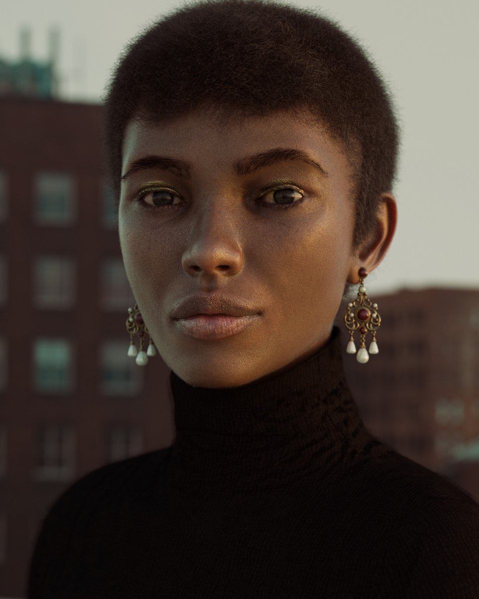 GenVAgency's tweet photo. Lilium wearing gorgeous Ben Amun earrings! https://t.co/4x5lMsXzei