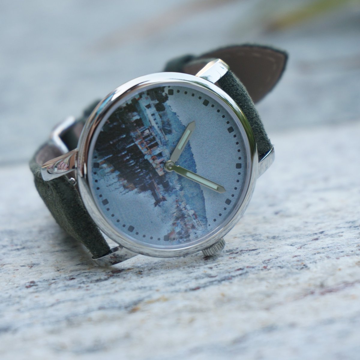 SeleneWatches's tweet photo. 在繁忙的都市找到一處可以去感受風土人情的地方。這條漁村展現了濃厚的傳統色彩，其獨特的水道、兩旁的棚屋再加上三面環山，本身就是一幅美麗的風景畫。

https://t.co/PAM9Bb8drr

#taio #大澳 #matselene #selenestore #selenewatches https://t.co/3VraLCMkyT