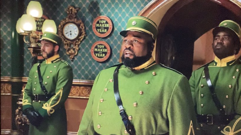 Spoonface1's tweet photo. Thank you for all the shout outs. Great to pop up in this fantastic feel good movie by @DavidETalbert 

Such a heavyweight cast of veterans but also creates a platform for tons of emerging talent to shine too. 

'Jingle Jangle' out now.
Shaping up to be a special one for Netflix https://t.co/qTDxrFIzFQ