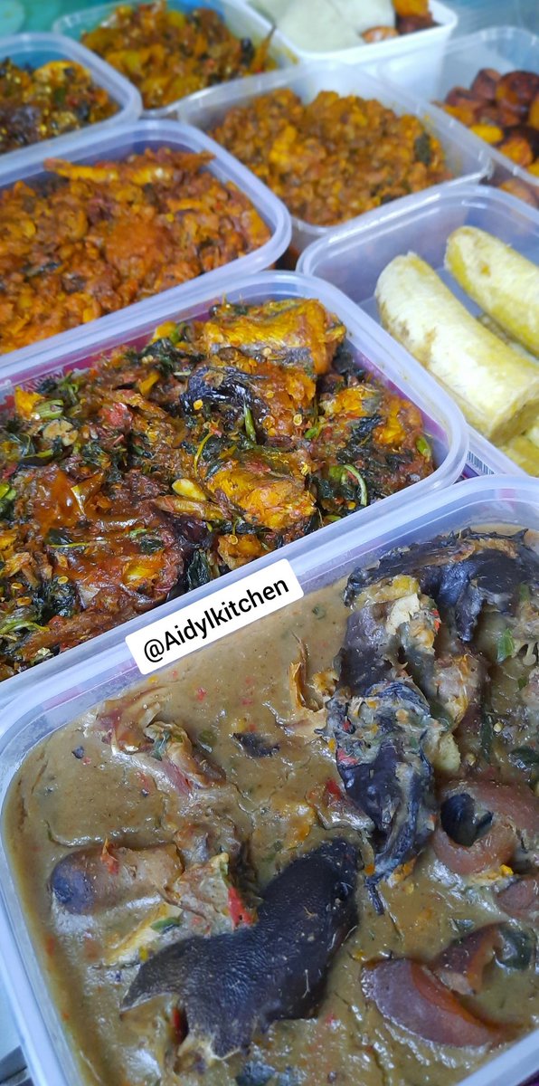 AidylKitchen's tweet photo. Food orders made and sent out already this morning:
White Soup
Garden Egg Sauce
Wakanda Beans Porridge
Eforiro
Boiled Yam
Boiled Unripe Plantain
Fried Plantain
What do you want me to cook for you?
#aidylkitchen https://t.co/8EKvIc3ZKS
