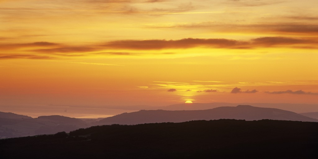 nationaltrust's tweet photo. As the morning light dawns, we're wishing a happy Diwali filled with brightness and hope to all those celebrating. https://t.co/udwD2jyaUn