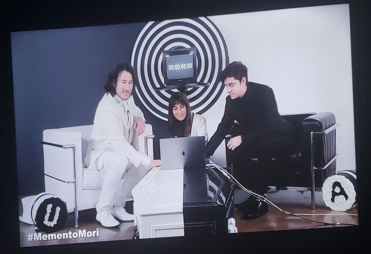 Casper2417's tweet photo. The last moment of Unus Annus...
🖤🤍🖤🤍
#MomentoMori https://t.co/FoFHoFMPik